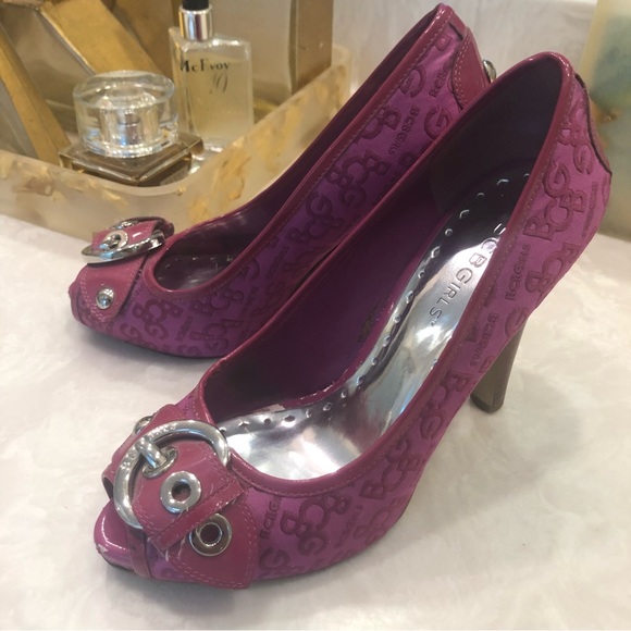 BCBG pink peep toe pumps with silver buckle on the toe, Size 7 - Picture 3 of 16